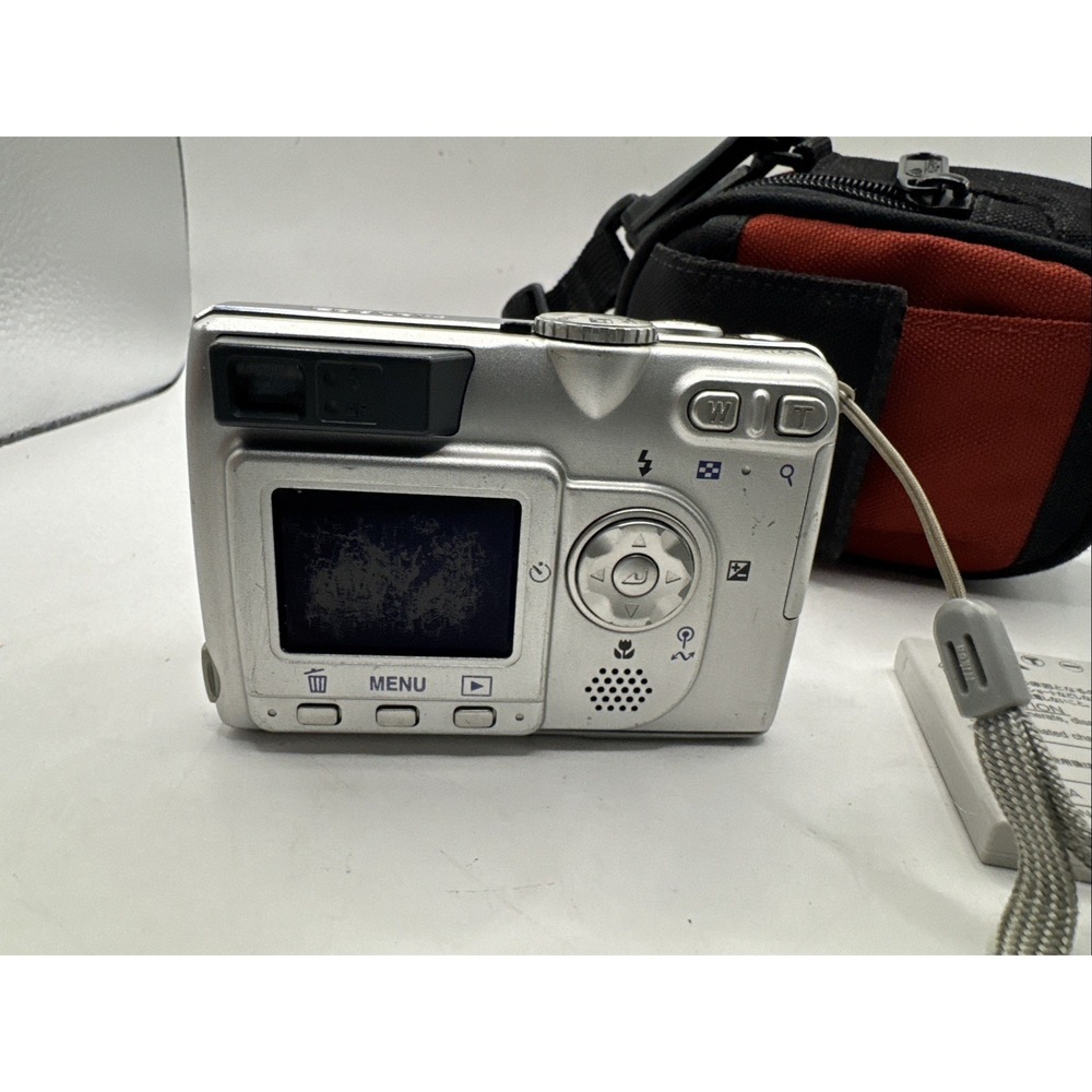 Nikon Coolpix‎ E4200 Camera - 4.0MP, 3x Zoom Untested -CLEAN! w/case